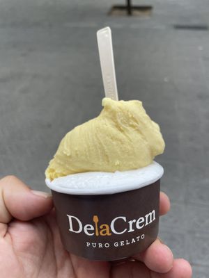 Coconut and passiin fruit  at DelaCrem in Barcelona