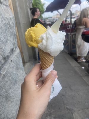Mango and lemon flavour  at Gelateria La Carraia in Florence