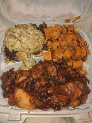 vegan ribs, mac & cheese and yams! i’m drooling so bomb at The Land of Kush in Baltimore