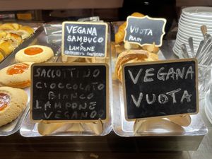Vegan brioches   at CheBon in Venice