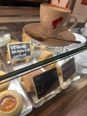 try the macchiato (the small brother of the latte macchiato)  at CheBon in Venice