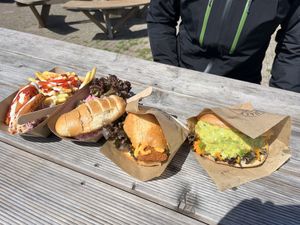 Vish‘n‘Chips, Fairingssalat, Backvisch-Brötchen, LaX-Brötchen  at Stulle&Pulle in Meldorf