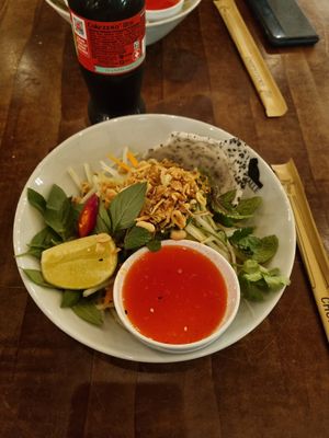 Vegan papaya salad from the vietnamese food stall at Markthalle in Basel