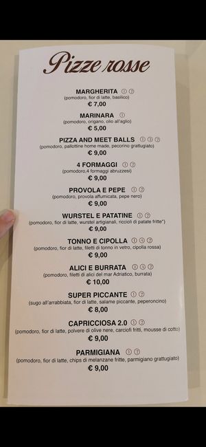 Pizzen mit Tomatensauce at Les Plus Bon in Tortoreto