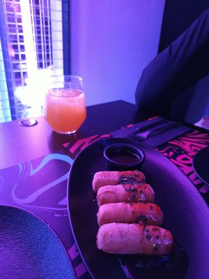 Teques at Guakame Street Food in Valencia