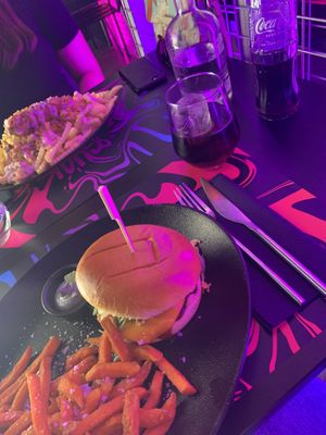 Currywurst & Guakame Burger   at Guakame Street Food in Valencia