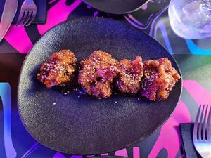 Texas chicken wings (cauliflower with BBQ glaze) at Guakame Street Food in Valencia