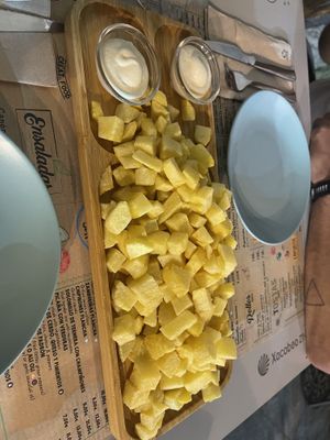 Patatas ali-oli  at María Tapas in Ourense