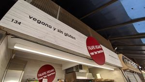 Stall front at El Falafel d'en Shani - Food Stall in Barcelona
