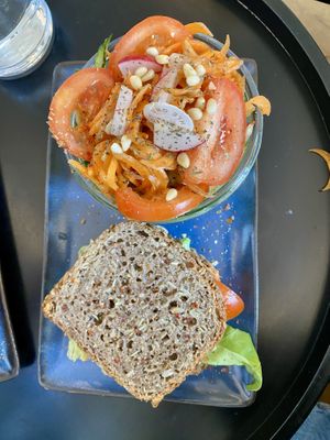 Drei-Tomaten-Sandwichh #Veganuary at Brot & Stühle in Ulm