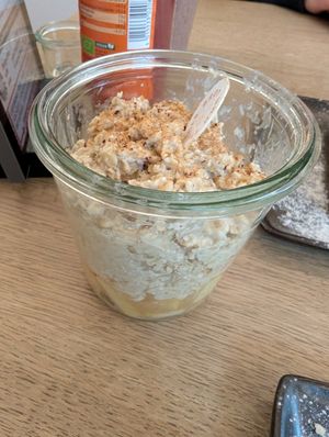 Apple Overnight Oats at Brot & Stühle in Ulm