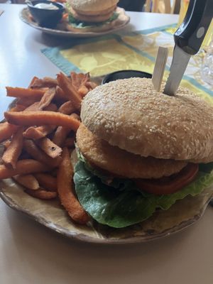 Veganer Burger   at Bergrestaurant Bieleboh in Beiersdorf