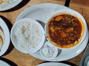 One of his delicious Vegan Curry dishes (the yogurt souce aside is not vegan) at Sunny's Indian Restaurant in La Fortuna