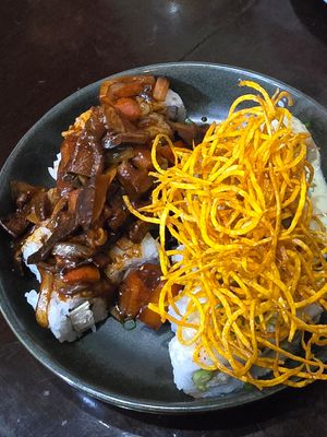 Awesome uramakis at Aka Sushi in Lima