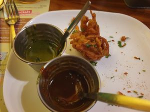 The last vegetable pakora at Deli Tadka Indian Street Food in Munich