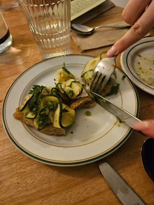 Courgette toast at Venn Canteen in Porto