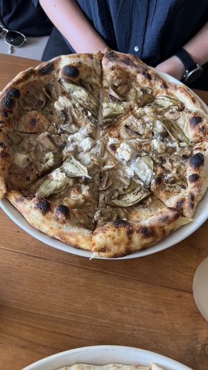 Make your own pizza - White base, eggplant, mushrooms, tofu gorgonzola   at Pizza Cult in Ubud