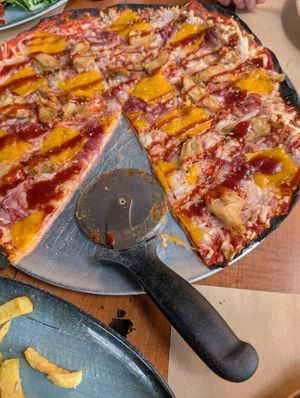 American veggie pizza at Cachivache in La Cabrera