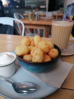 Hash browns/tater tots at Tigs Bagel & Coffee House in Sheffield