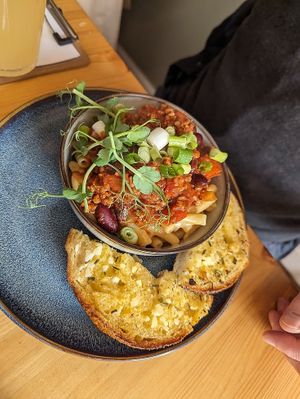 Chilli non carne mac 'n' cheese at Tigs Bagel & Coffee House in Sheffield
