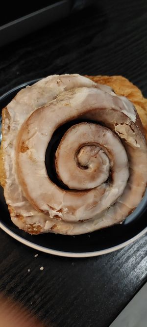 Cinnimon roll at Tigs Bagel & Coffee House in Sheffield