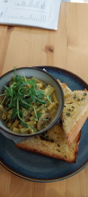 Mac n cheese at Tigs Bagel & Coffee House in Sheffield