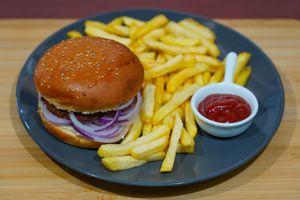 Pljeskavica sa lukom at Vege House in Belgrade