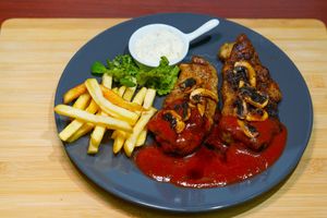 Grilled vegan steak with mushrooms at Vege House in Belgrade