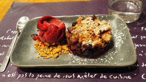 Apple blueberry crumble at Le Cachotier in Carcassonne