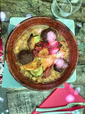 Cassoulet vegan at Le Cachotier in Carcassonne