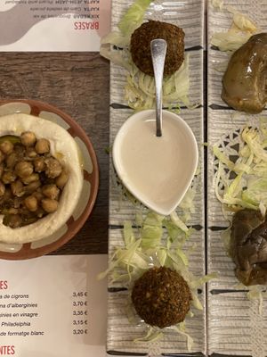 Hummus, falafel, aubergines at Al Jaima de Abou Khalil in Barcelona