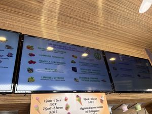 Selection: 6 fruity, dark chocolate, pistachio, ginger-turmericc  at Gelateria Eccetera in Bolzano