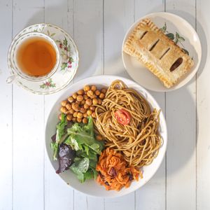 vegan sesame noodle special, vegan apple hand pie, darjeeling tea (vegan of course!) at Open Door Tea in Stratford