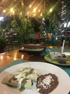 Veggie fajitas & hibiscus water at Natura Restaurante in Cancun