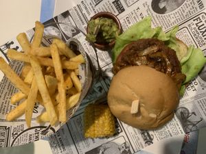 Ranch burger  at Diner Pitbox in Amposta