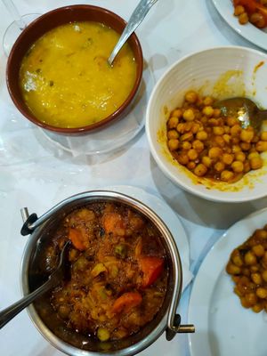 Tarka Dahl, chan masala and Vegetable in Balti sauce at Bayleaf Indian in Tossa De Mar