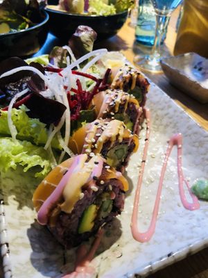 Sushi roll with lox   at Udum in Cologne