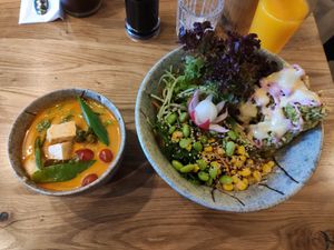 Coconut soup, Pagoda Bowl at Udum in Cologne