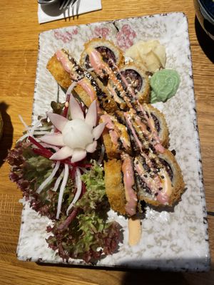 “Shiitake Inari Roll”: shitake, tofu pocket, vegan cream cheese  at Udum in Cologne