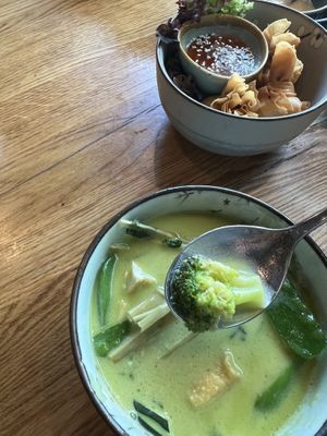 Green Curry, Corn and bean wontons   at Udum in Cologne
