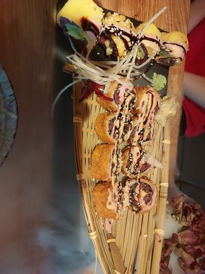 Sake and Mango Roll at Udum in Cologne