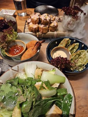 Pho, spinach gyoza, chicken wings & sushi at Udum in Cologne