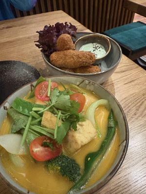 Coconut soup and crispy Tom   at Udum in Cologne