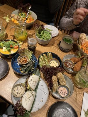 Zahlreiche asiatische Tapas   at Udum in Cologne