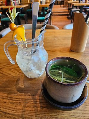 Mint and ginger tea & cloud lychee drink at Udum in Cologne