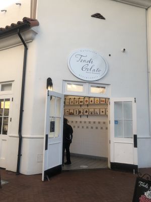 Entrance is on State St  at Tondi Gelato in Santa Barbara