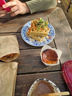 Avocado toast and a sort of very tasty muffin-cheesecake at Sarai.Space in Brest