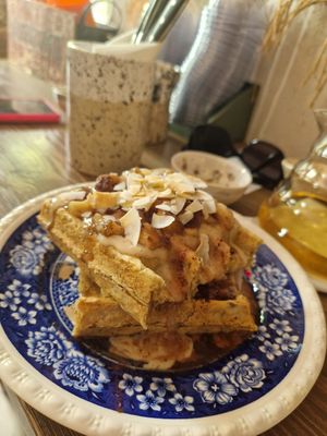 Banana and peanut butter waffle at Sarai.Space in Brest