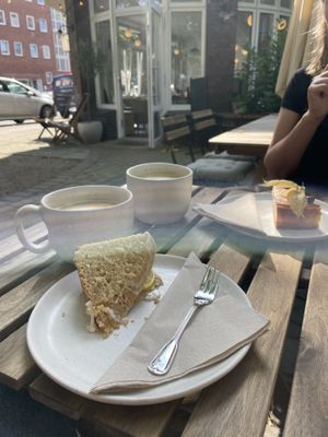 Veganer Zitronenkuchen  at Café Kofje in Hamburg