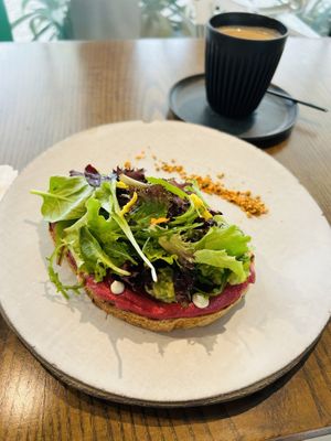 Avocado-Brot  at Thalatheen  in Doha